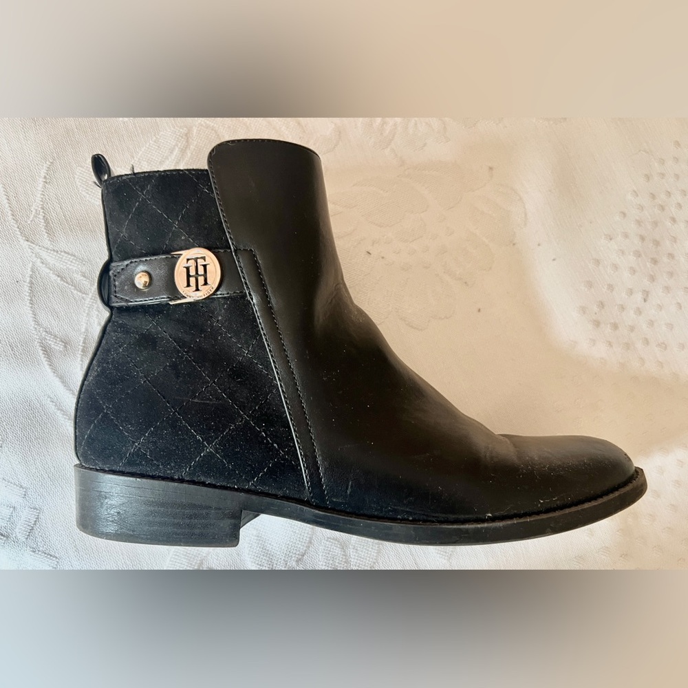 Tommy Hilfiger Black leather & Suede Ankle Boots